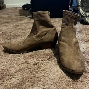 Size 8 brown ankle boots
